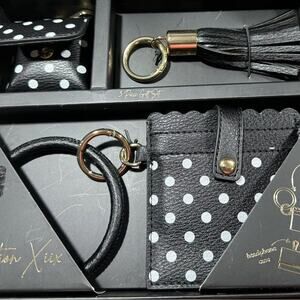 Collection Xiix travel, three-piece set.